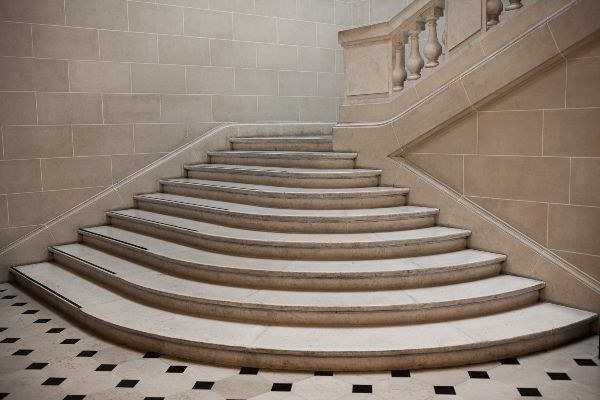 Escaleras de mármol; ¿son ideales para los hoteles?